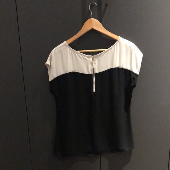 Banana Republic blouse - Picture 2 of 2